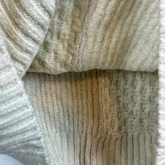 American Eagle Cream Knit Pullover Sweater 3D Print Womens Size S Grandmacore - Picture 7 of 11